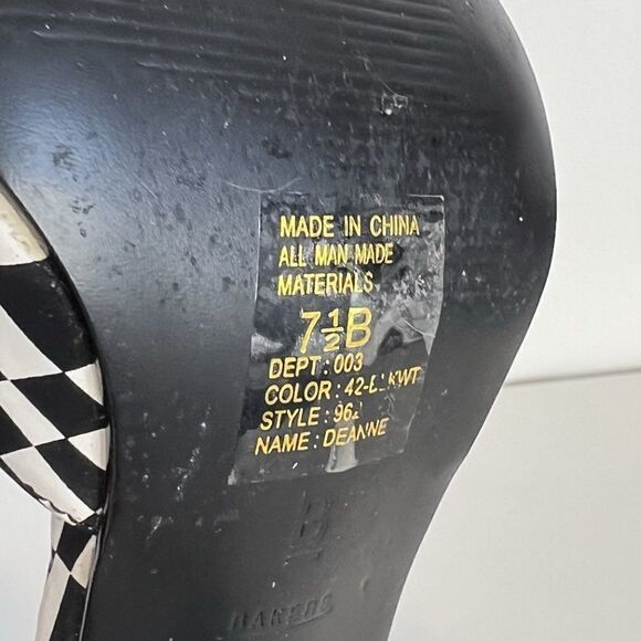 Bakers Deanne Psychedelic Checkered Pointed Toe Pumps - Picture 7 of 7